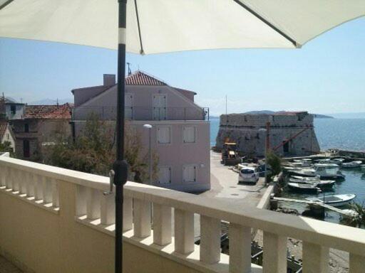 Studio Apartment Mala Plaza Kaštela Eksteriør bilde