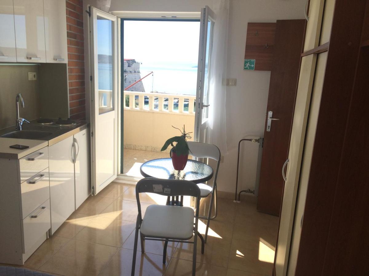Studio Apartment Mala Plaza Kaštela Eksteriør bilde