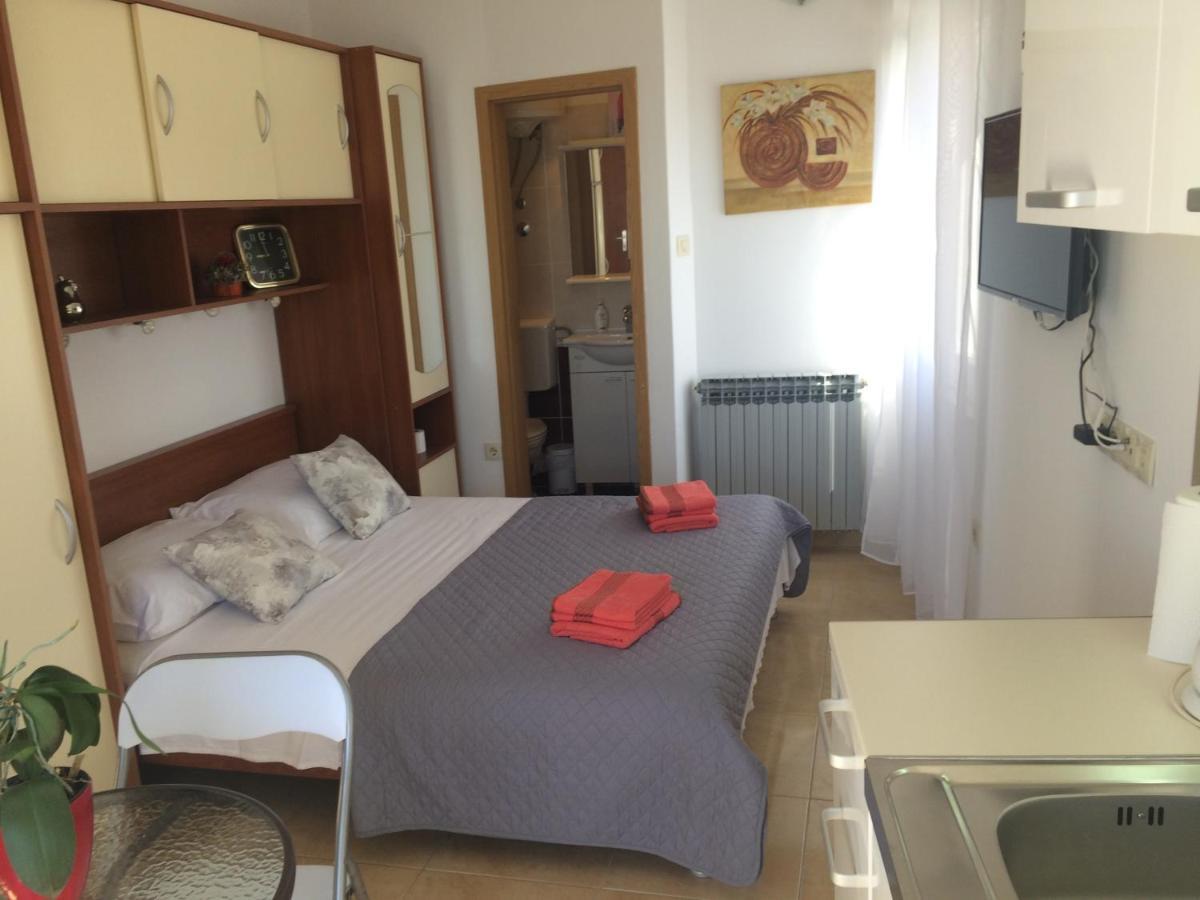 Studio Apartment Mala Plaza Kaštela Eksteriør bilde